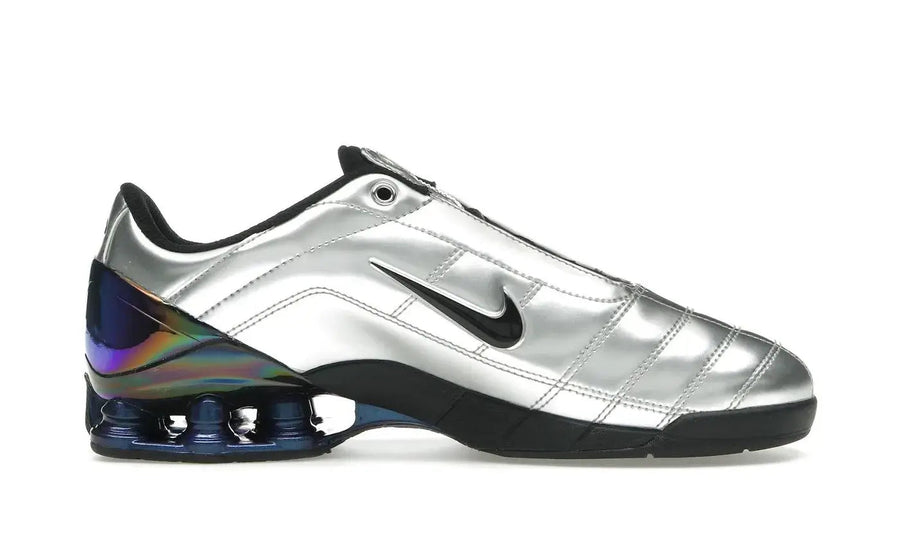 Kup oryginalne Nike Total 90 Secutor Shox Magia Maha Amsterdam Metallic Silver HQ5407-001 - widok z drugiego boku - Sneakersy