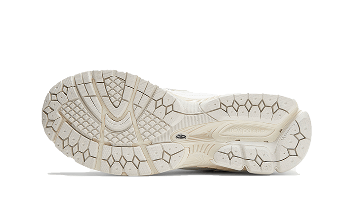 Buty New Balance 1906D Protection Pack White Leather - widok z przodu - Rozmiary EU