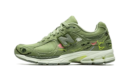 New Balance 2002R Bryant Giles Olive Green zielony-khaki - widok główny z boku | Saturaise.com