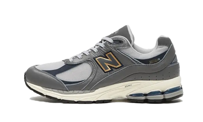New Balance 2002R Castlerock szary-złoty - widok główny z boku | Saturaise.com