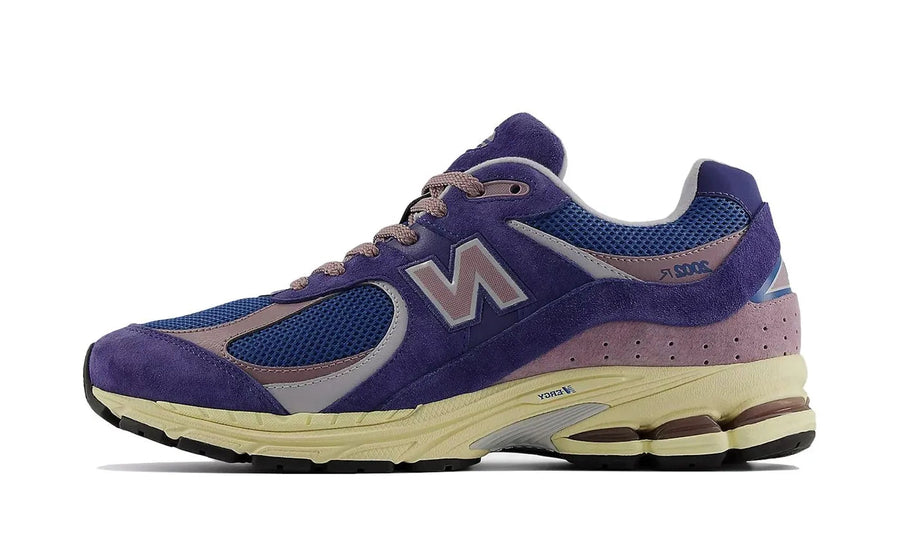 New Balance New Balance 2002R Dream State brązowy - widok główny z boku | Saturaise.com