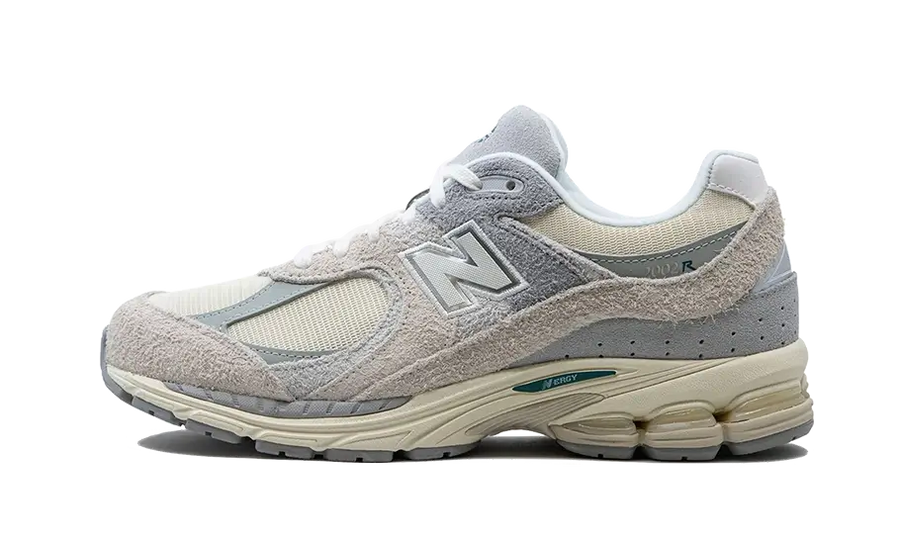 New Balance 2002R Linen beżowy - widok główny z boku | Saturaise.com
