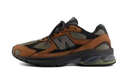 New Balance New Balance 2010 Brown czarny-zielony - widok główny z boku | Saturaise.com