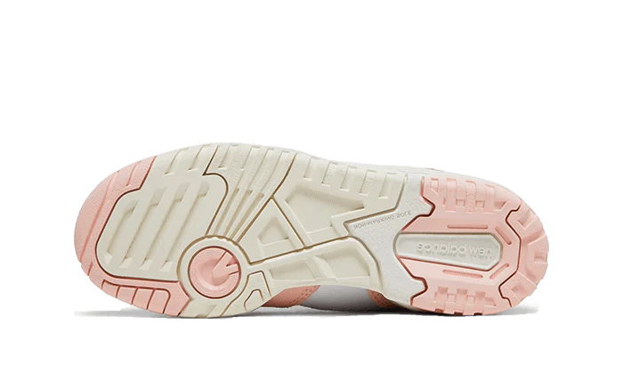 Kup oryginalne New Balance 550 White Pink Sea Salt - widok z drugiego boku - Sneakersy