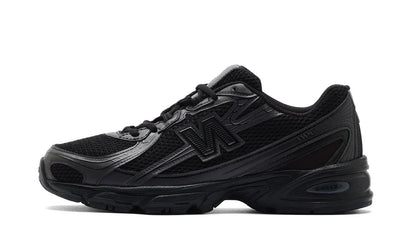 New Balance New Balance 740 Triple Black szaro-czarny - widok główny z boku | Saturaise.com
