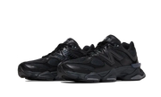 Kup oryginalne New Balance 9060 Triple Black Leather - widok z drugiego boku - Sneakersy