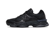 New Balance New Balance 9060 Triple Black Leather czarny-biały - widok główny z boku | Saturaise.com