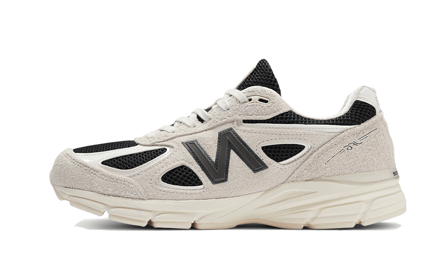 New Balance 990 V4 MiUSA Joe Freshgoods Intro czarny-biały - widok główny z boku | Saturaise.com