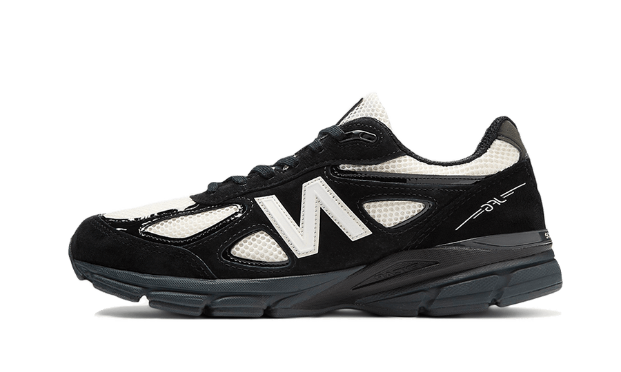 New Balance 990 V4 MiUSA Joe Freshgoods Outro czarny-biały - widok główny z boku | Saturaise.com