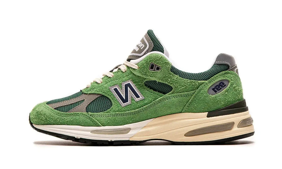 New Balance New Balance 991v2 MiUK Mineral Green zielony-szary - widok główny z boku | Saturaise.com