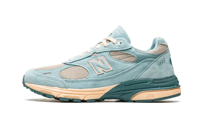 New Balance 993 Made In USA Joe Freshgoods Arctic Blue niebieski-różowy - widok główny z boku | Saturaise.com