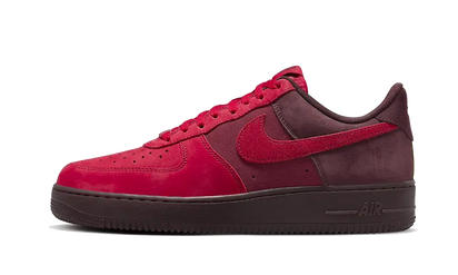 Nike Air Force 1 Low Layers of Love czerwono-czarny - widok główny z boku | Saturaise.com