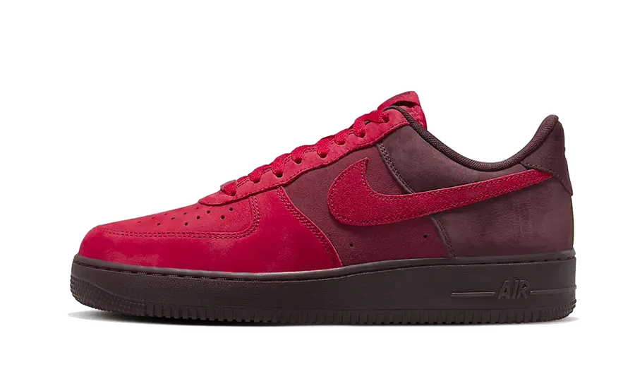 Nike Air Force 1 Low Layers of Love czerwono-czarny - widok główny z boku | Saturaise.com