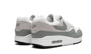 Buty Nike Air Max 1 White Mica Green - widok z przodu - Rozmiary EU