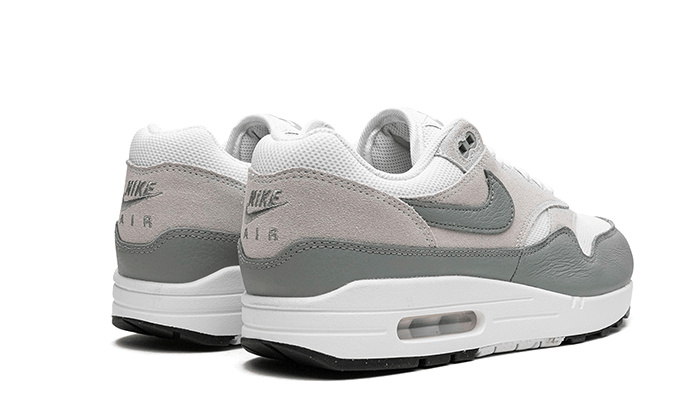 Buty Nike Air Max 1 White Mica Green - widok z przodu - Rozmiary EU