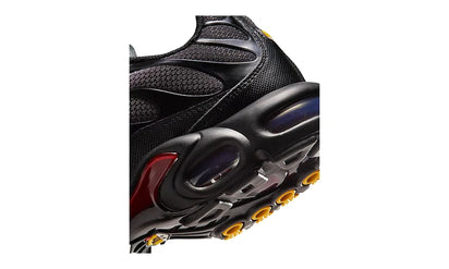 Nike Air Max Plus Black Team Crimson - zdjęcie 8