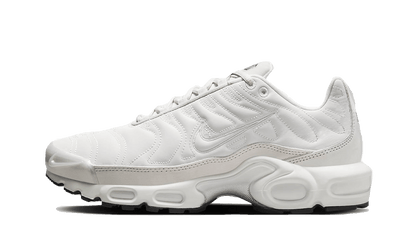 Nike Air Max Plus Reflective Platinum srebrny - widok główny z boku | Saturaise.com