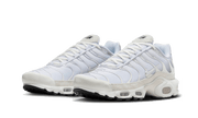 Kup oryginalne Air Max Plus Sail Pure Platinum Silver FN7813-001 - widok z drugiego boku - Sneakersy