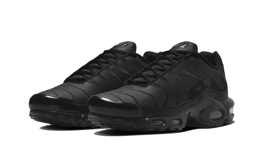 Kup oryginalne Air Max Plus Triple Black Leather AJ2029-001 - widok z drugiego boku - Sneakersy