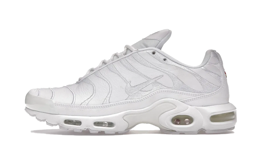 Nike Air Max Plus Triple White biały - widok główny z boku | Saturaise.com