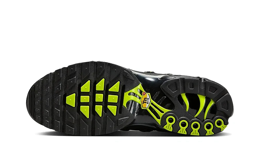 Nike Air Max Plus Utility Black College Grey Volt - zdjęcie 4
