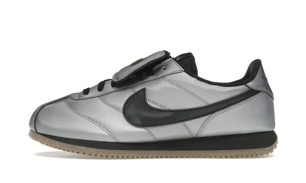 Nike Cortez SE Tiempo Pack Metallic Cool Grey - Kup oryginalne Nike Cortez SE Tiempo Pack Metallic Cool Grey - widok z drugiego boku - Sneakersy
