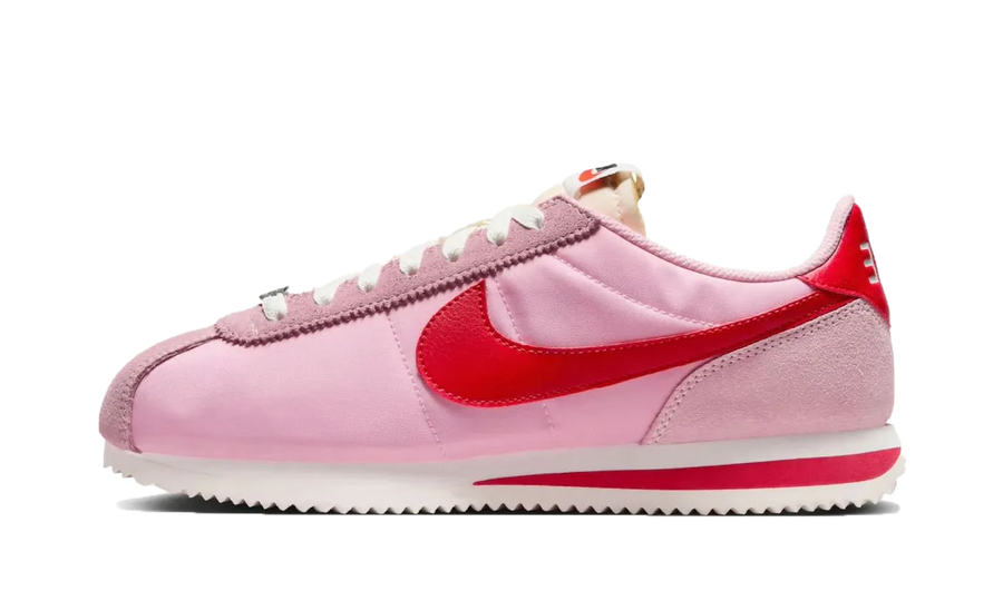 Nike Nike Cortez TXT Medium Soft Pink Sail czarno-szary - widok główny z boku | Saturaise.com