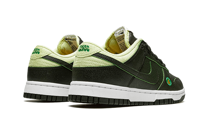 Buty Nike Dunk Low Avocado - widok z przodu - Rozmiary EU
