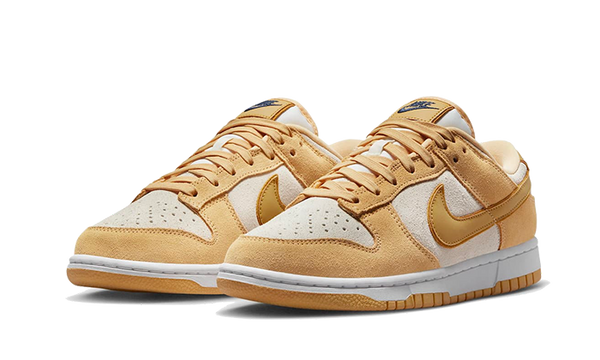Dunk Low Celestial Gold Suede - Kup oryginalne Dunk Low Celestial Gold Suede DV7411-200 - widok z drugiego boku - Sneakersy