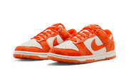 Kup oryginalne Dunk Low Cracked Orange FN7773-001 - widok z drugiego boku - Sneakersy