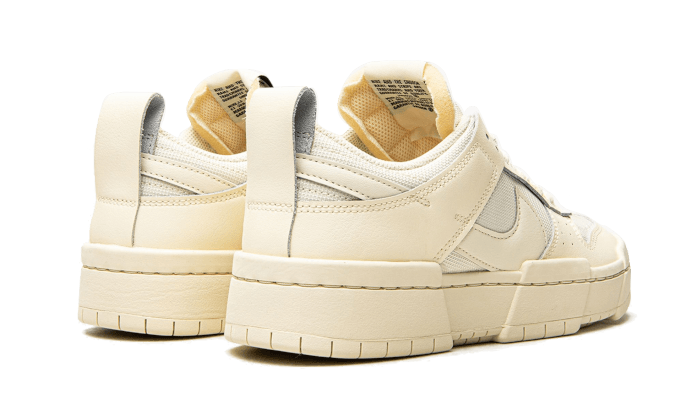 Buty Nike Dunk Low Disrupt Coconut Milk - widok z przodu - Rozmiary EU