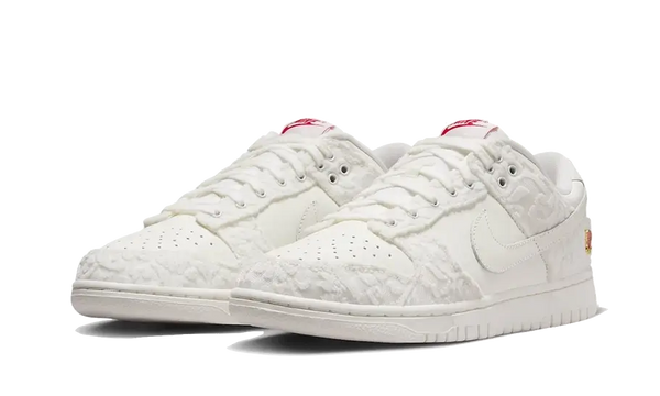 Dunk Low Give Her Flowers - Kup oryginalne Dunk Low Give Her Flowers FZ3775-133 - widok z drugiego boku - Sneakersy