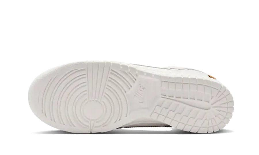 Buty Nike Dunk Low Give Her Flowers - widok z przodu - Rozmiary EU