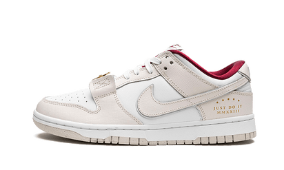 Nike Dunk Low Just Do It White Phantom biały - widok główny z boku | Saturaise.com