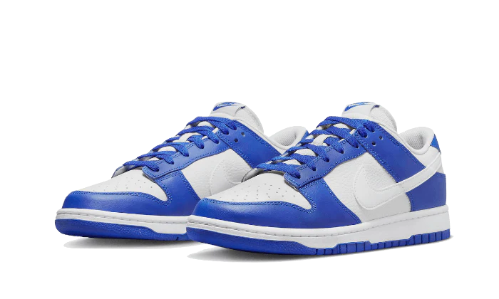 Kup oryginalne Dunk Low Kentucky Alternate FN3416-001 - widok z drugiego boku - Sneakersy