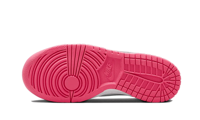 Buty Nike Dunk Low Laser Fuchsia - widok z przodu - Rozmiary EU