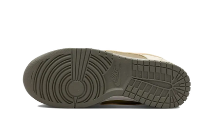 Buty Nike Dunk Low Light Bone Dark Stucco - widok z przodu - Rozmiary EU
