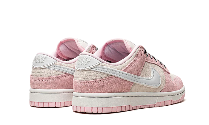 Buty Nike Dunk Low LX Pink Foam - widok z przodu - Rozmiary EU