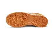 Buty Nike Dunk Low Magma Orange - widok z przodu - Rozmiary EU