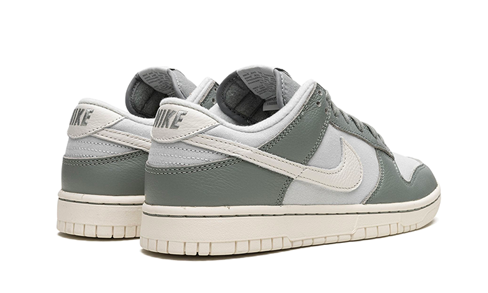 Buty Nike Dunk Low Mica Green - widok z przodu - Rozmiary EU