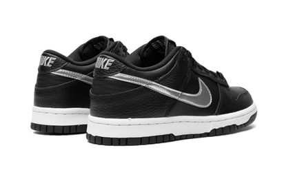 Buty Nike Dunk Low NBA 75th Anniversary Spurs - widok z przodu - Rozmiary EU