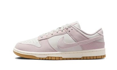 Nike Dunk Low Next Nature Platinum Violet biały-fioletowy - widok główny z boku | Saturaise.com
