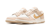 Kup oryginalne Dunk Low Phantom Metallic Gold DX5930-001 - widok z drugiego boku - Sneakersy