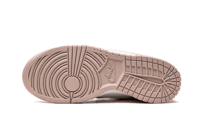 100% Oryginalne Nike Dunk Low Pink Velvet - widok z tyłu - 625.00 PLN