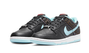 Kup oryginalne Dunk Low SE Barber Shop Black DH7614-001 - widok z drugiego boku - Sneakersy