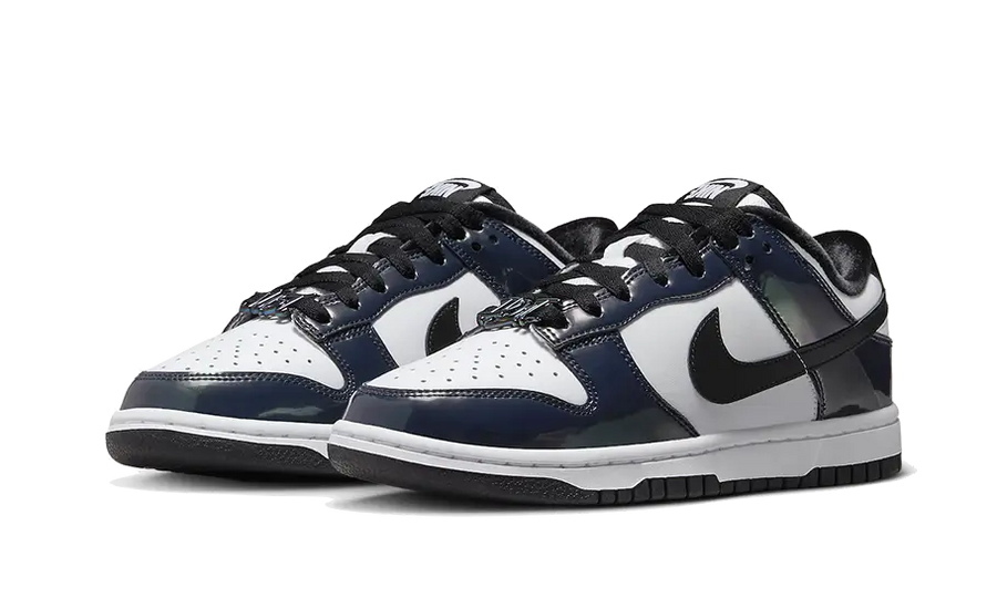 Kup oryginalne Dunk Low SE Just Do It Black FQ8143-001 - widok z drugiego boku - Sneakersy