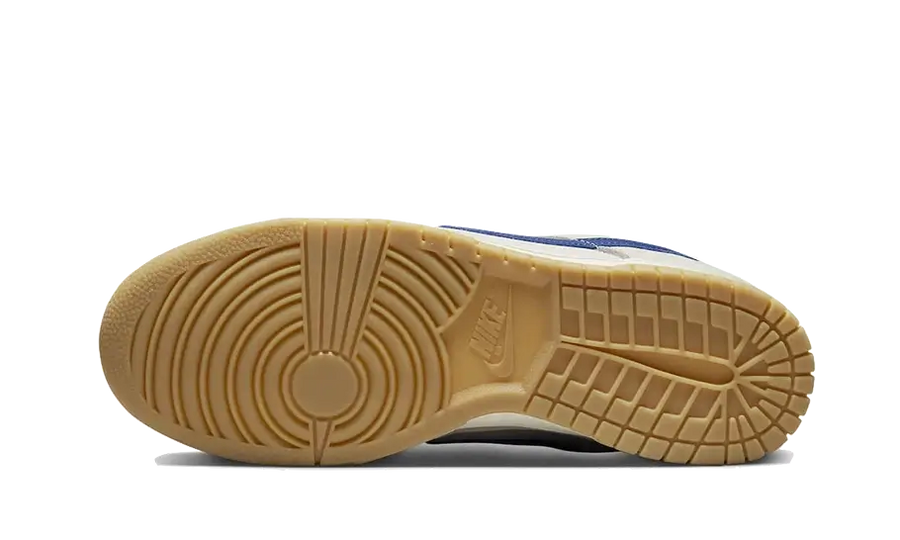 Buty Nike Dunk Low SE Sail Dark Marina Blue - widok z przodu - Rozmiary EU