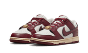 Kup oryginalne Dunk Low SE Sail Team Red DV1160-101 - widok z drugiego boku - Sneakersy