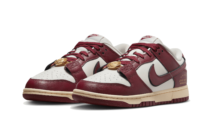 Kup oryginalne Dunk Low SE Sail Team Red DV1160-101 - widok z drugiego boku - Sneakersy
