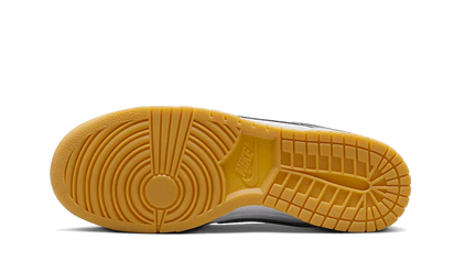 Buty Nike Dunk Low Smoke Grey Gum 3M Swoosh - widok z przodu - Rozmiary EU